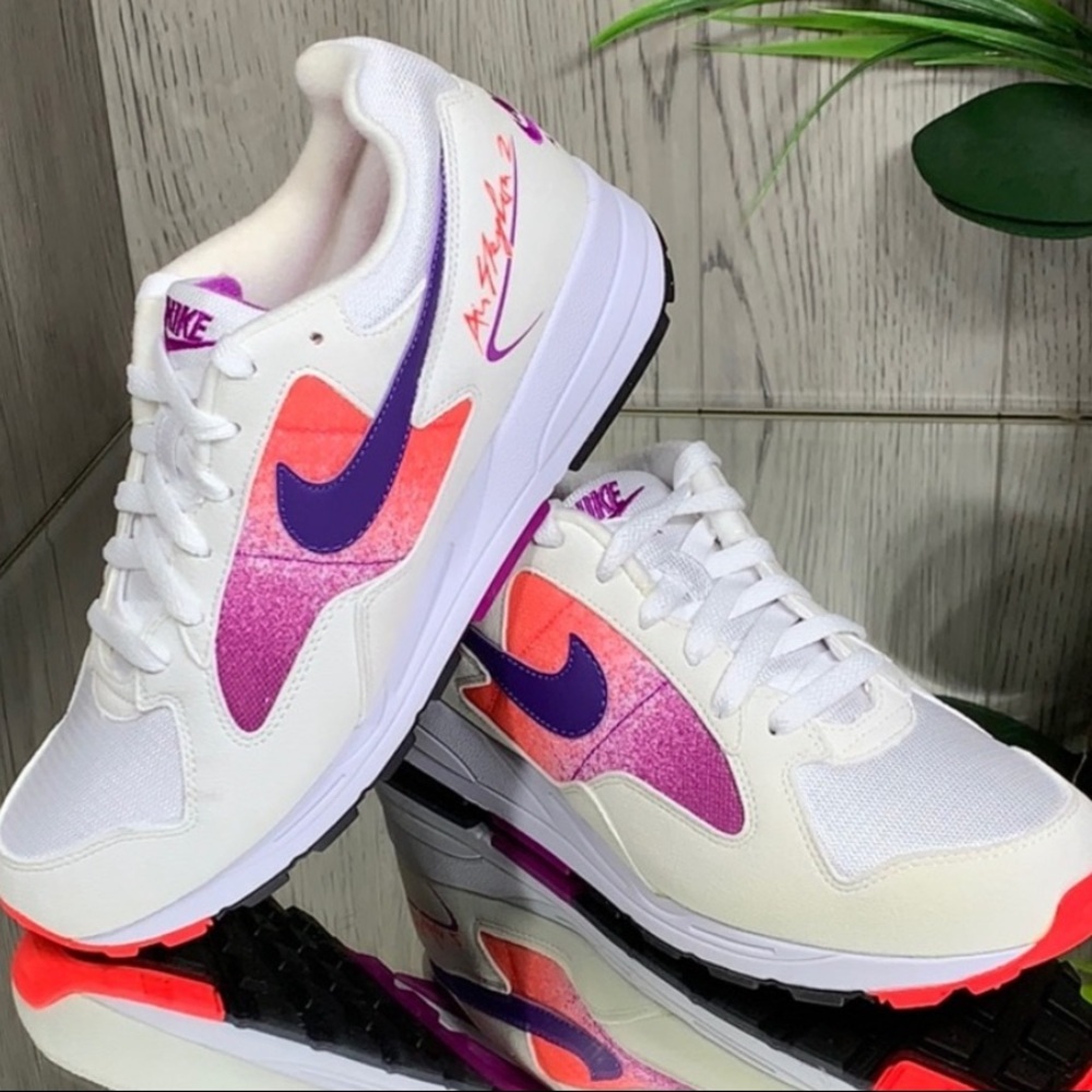 WMNS NIKE Air Skylon II white/court purple sola - Picture 7 of 8